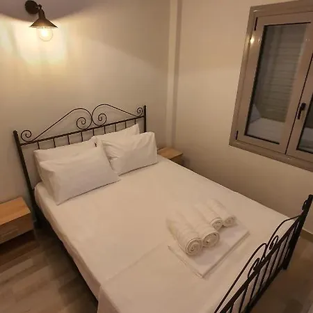 Larry's Little Place In The Center Of דירה *