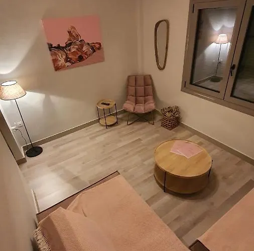 Larry's Little Place In The Center Of Апартаменты