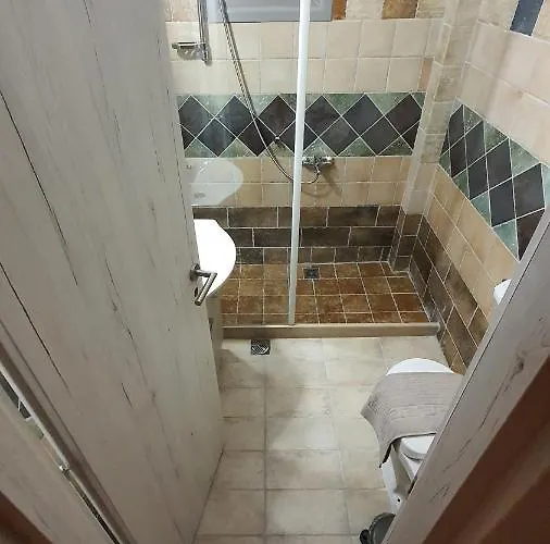 Larry's Little Place In The Center Of Apartment *