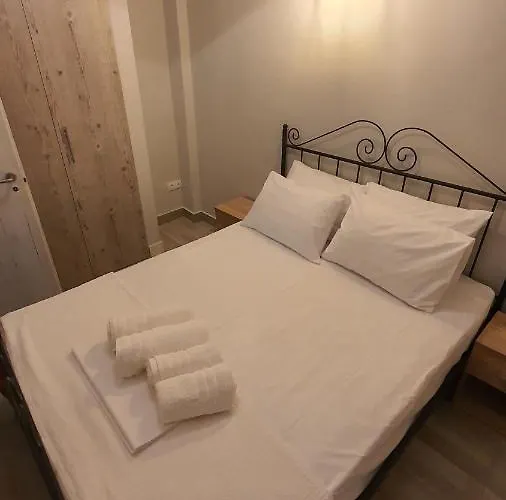 Апартаменты Larry's Little Place In The Center Of *